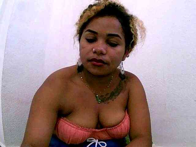 Monica1612 webcam