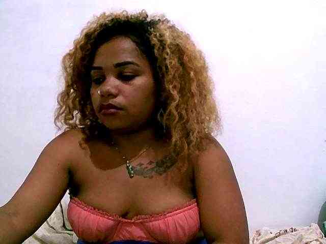 Monica1612 webcam
