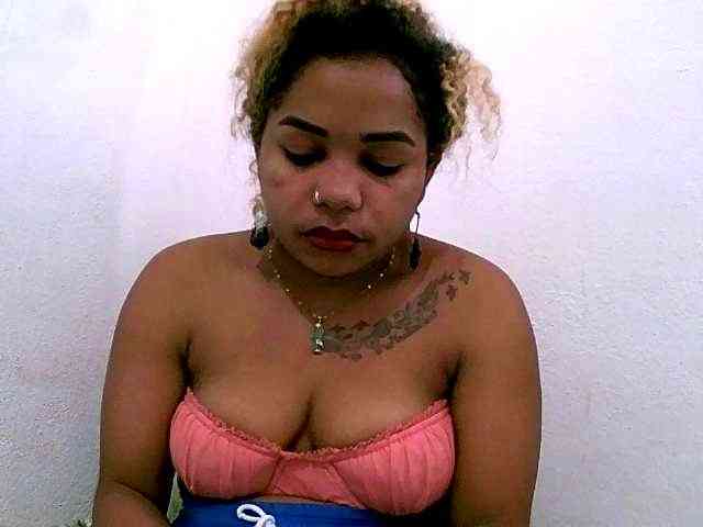 Monica1612 webcam