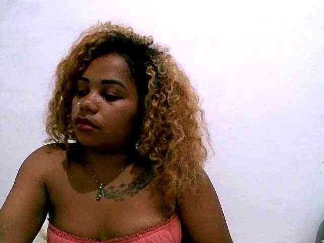 Monica1612 webcam