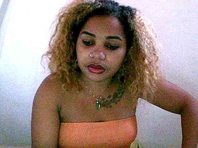 Monica1612 webcam