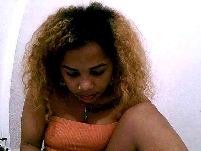 Monica1612 webcam