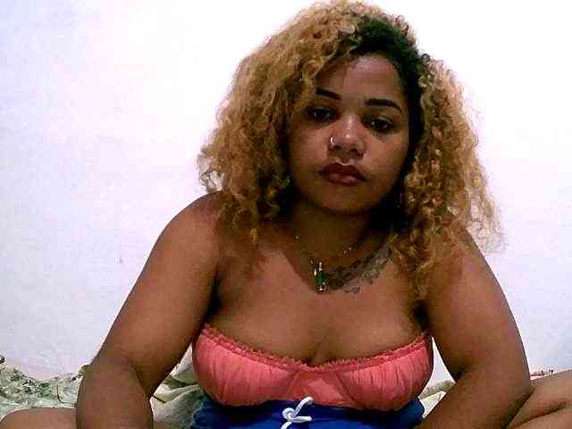 Monica1612 webcam