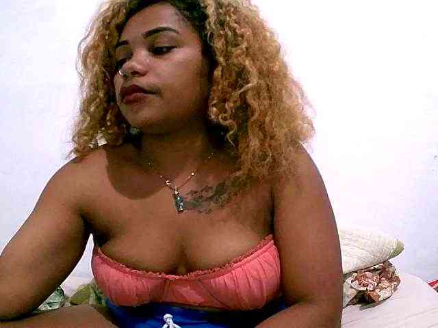 Monica1612 webcam