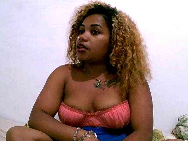 Monica1612 webcam