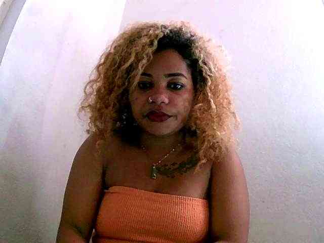 Monica1612 webcam