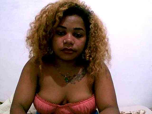 Monica1612 webcam