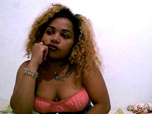 Monica1612 webcam