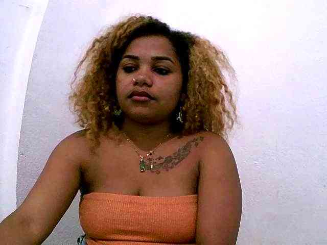 Monica1612 webcam