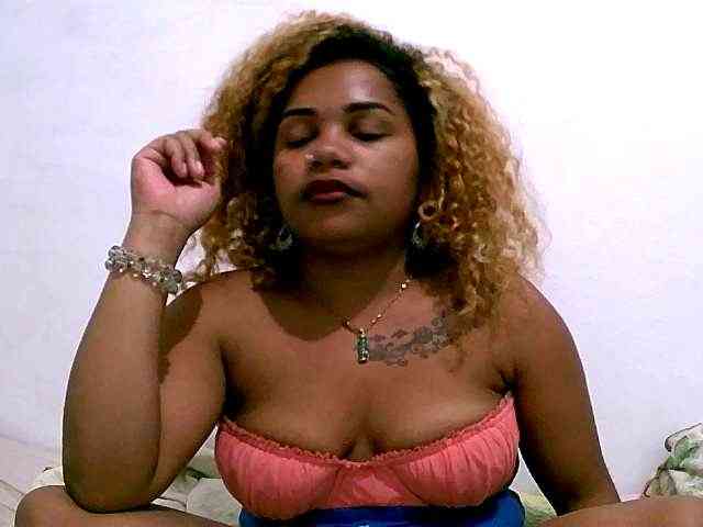 Monica1612 webcam