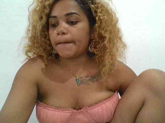 Monica1612 webcam