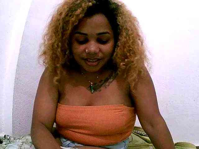 Monica1612 webcam