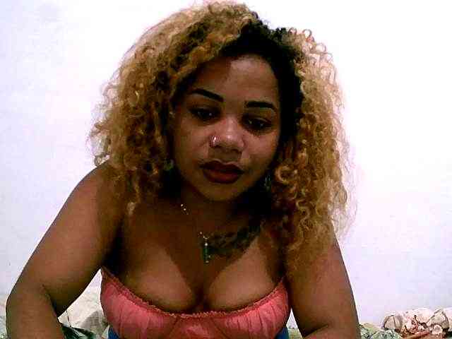Monica1612 webcam