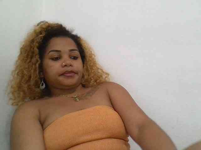 Monica1612 webcam
