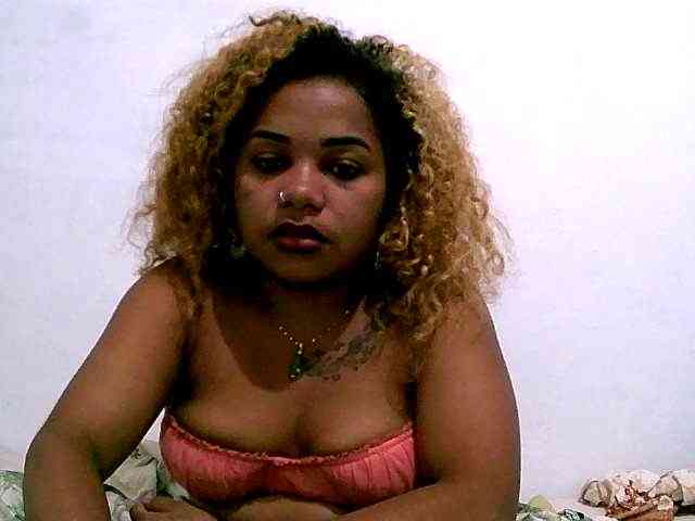 Monica1612 webcam
