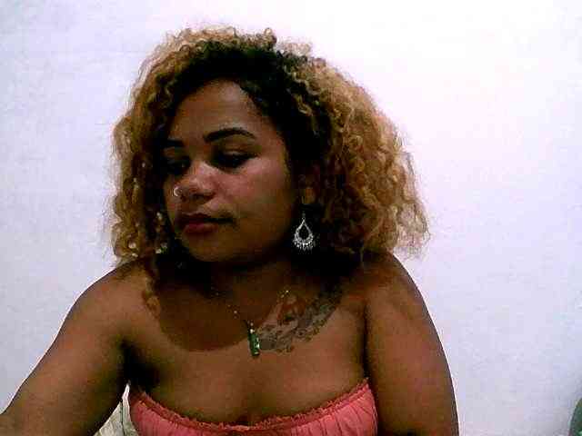 Monica1612 webcam