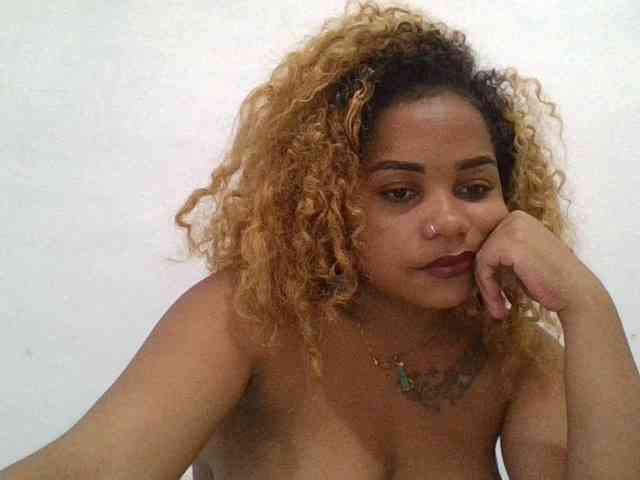 Monica1612 webcam