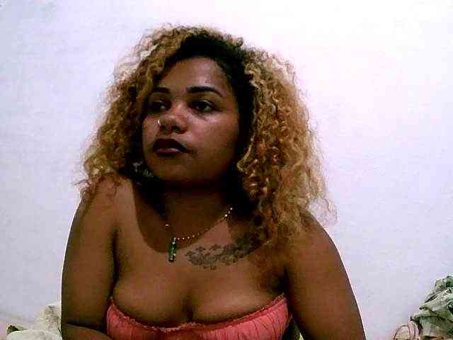 Monica1612 webcam