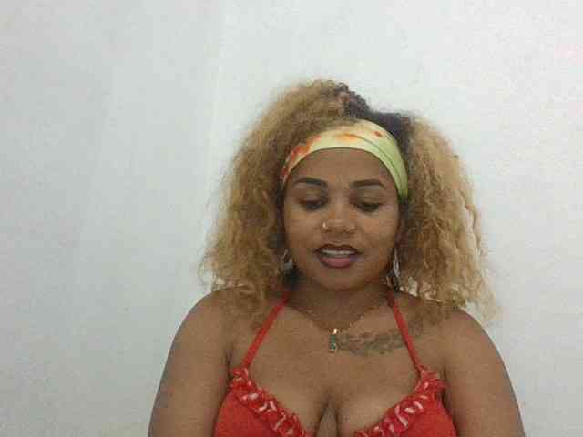 Monica1612 webcam