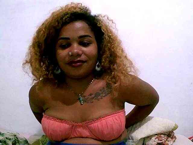 Monica1612 webcam