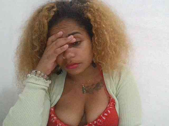 Monica1612 webcam