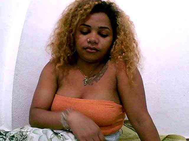 Monica1612 webcam