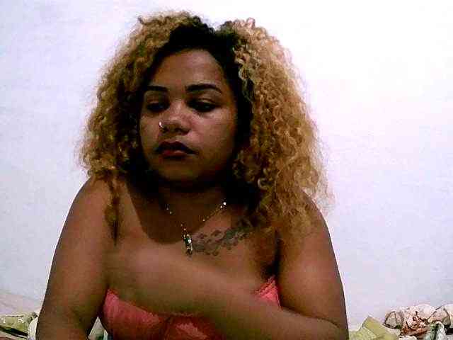 Monica1612 webcam