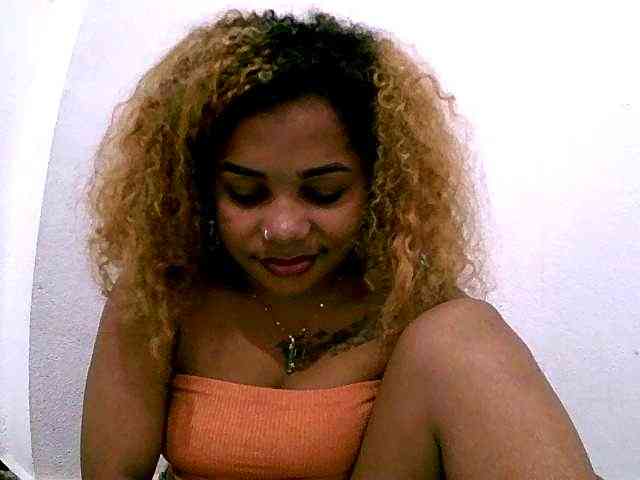 Monica1612 webcam
