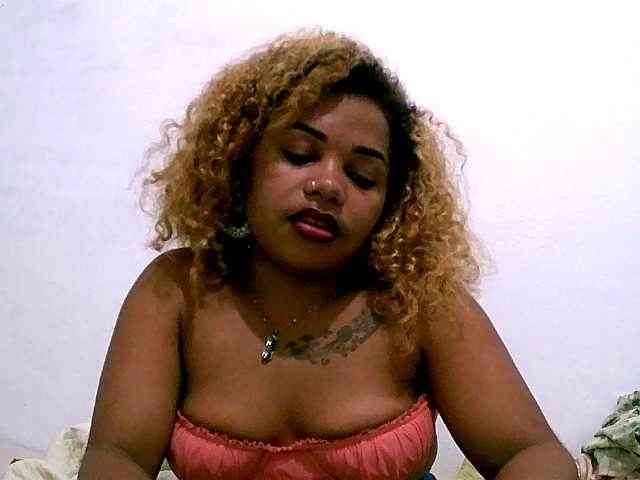 Monica1612 webcam