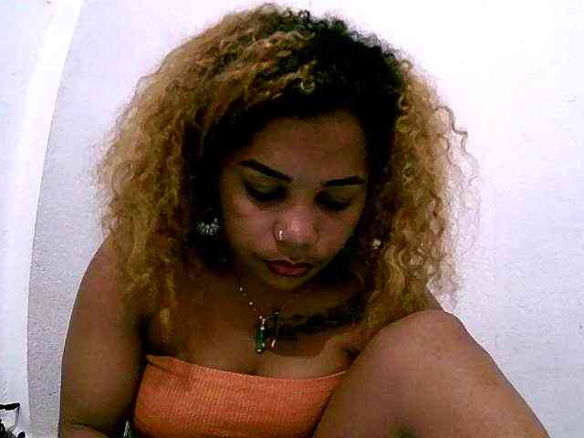 Monica1612 webcam