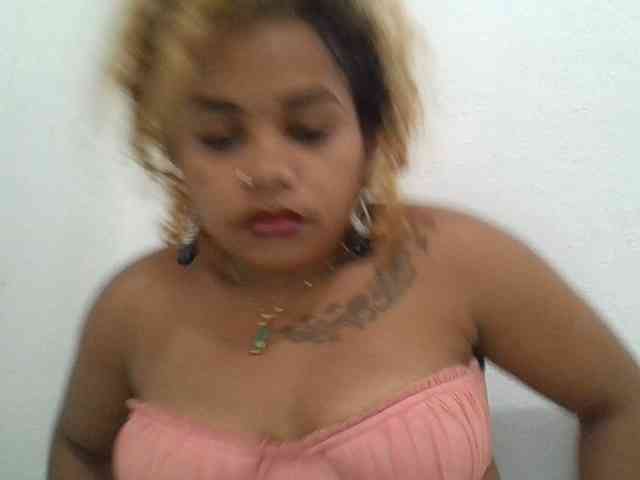Monica1612 webcam