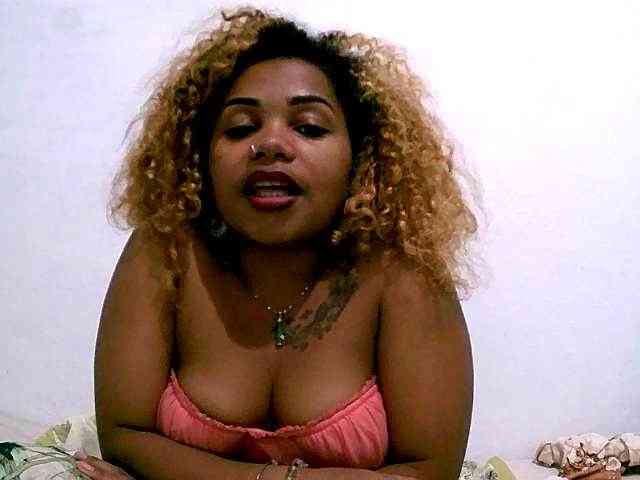 Monica1612 webcam