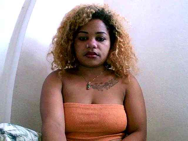 Monica1612 webcam