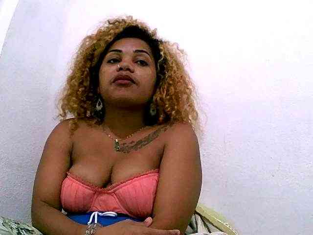 Monica1612 webcam