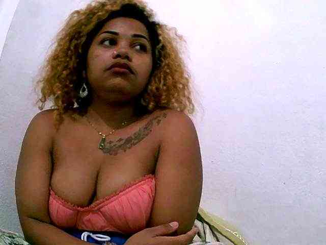 Monica1612 webcam