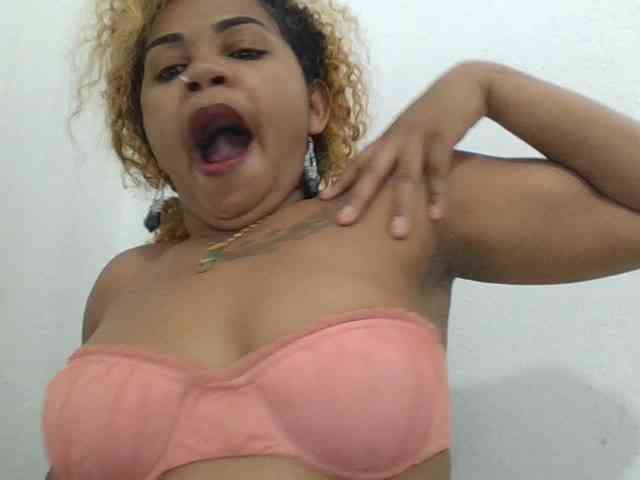 Monica1612 webcam