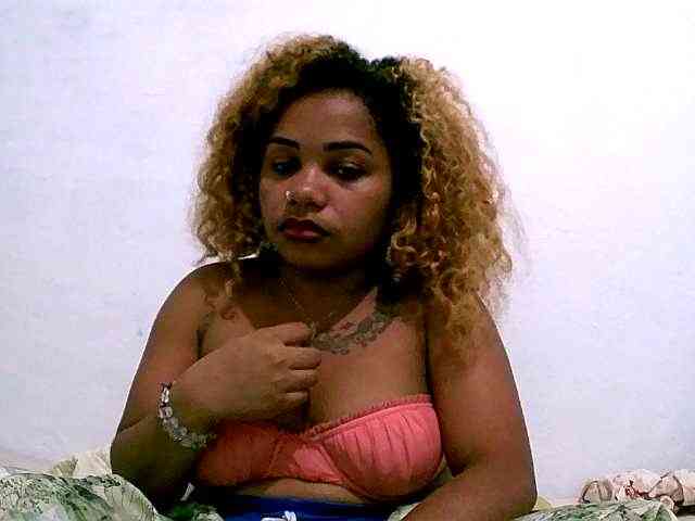 Monica1612 webcam