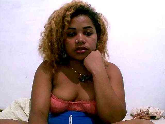 Monica1612 webcam