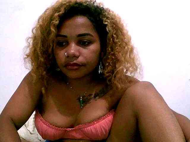 Monica1612 webcam