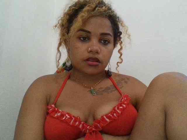 Monica1612 webcam