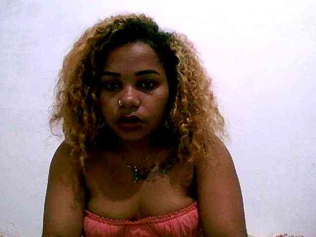 Monica1612 webcam