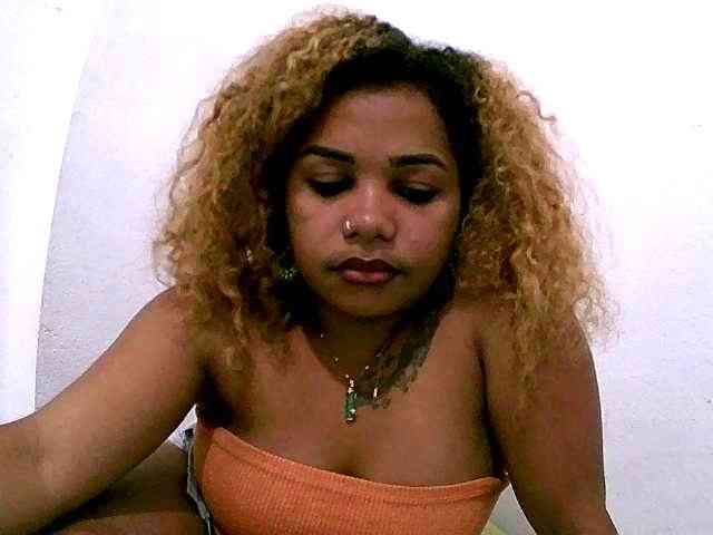 Monica1612 webcam