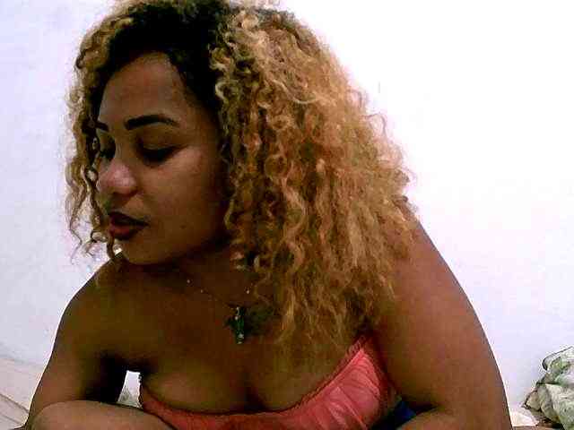 Monica1612 webcam