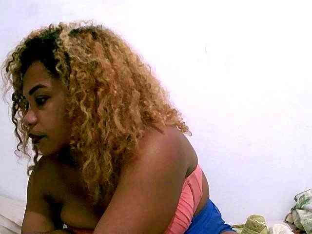 Monica1612 webcam
