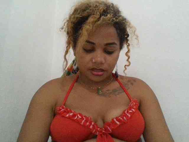 Monica1612 webcam