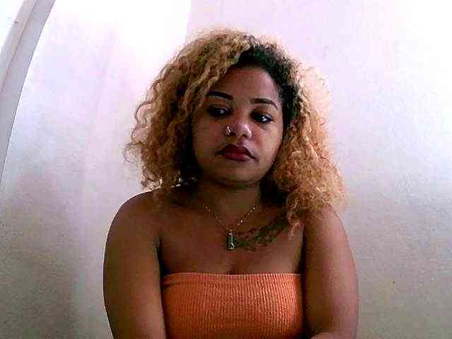 Monica1612 webcam