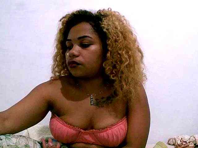 Monica1612 webcam