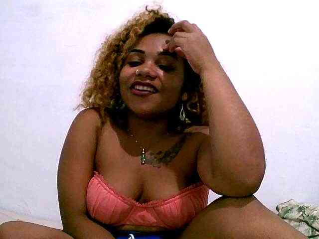 Monica1612 webcam