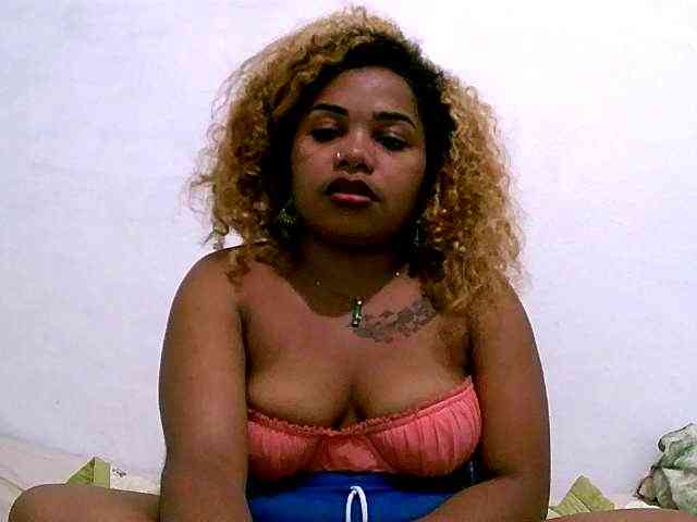 Monica1612 webcam