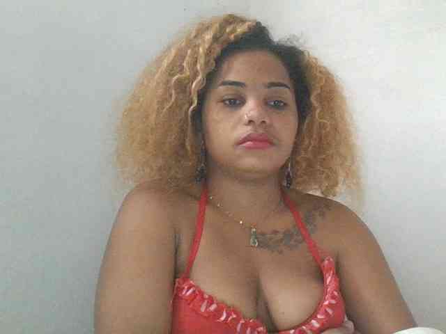 Monica1612 webcam